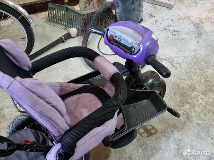 Прогулочная коляска