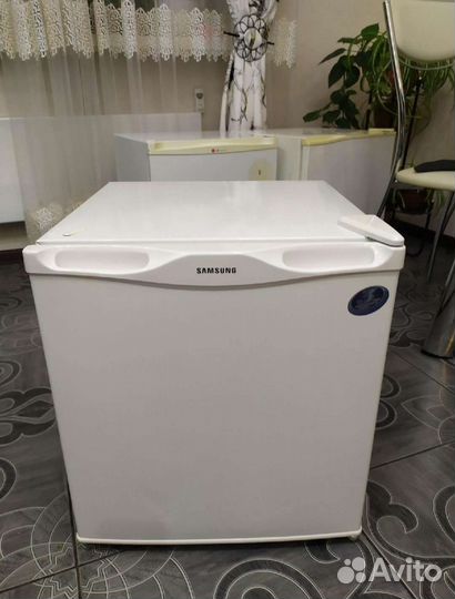 Продам мини холодильник рабочий