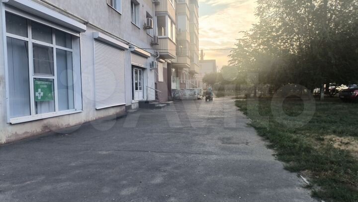 Помещение под аптеку/магазин, 81.6 м²