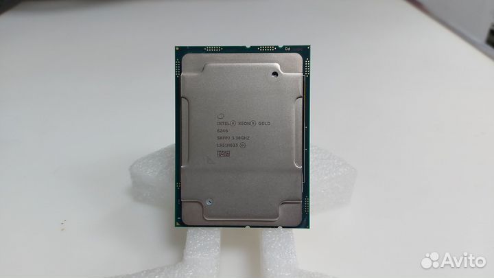 Intel Xeon Gold 6246 / LGA 3647 (srfpj / LGA 3647)
