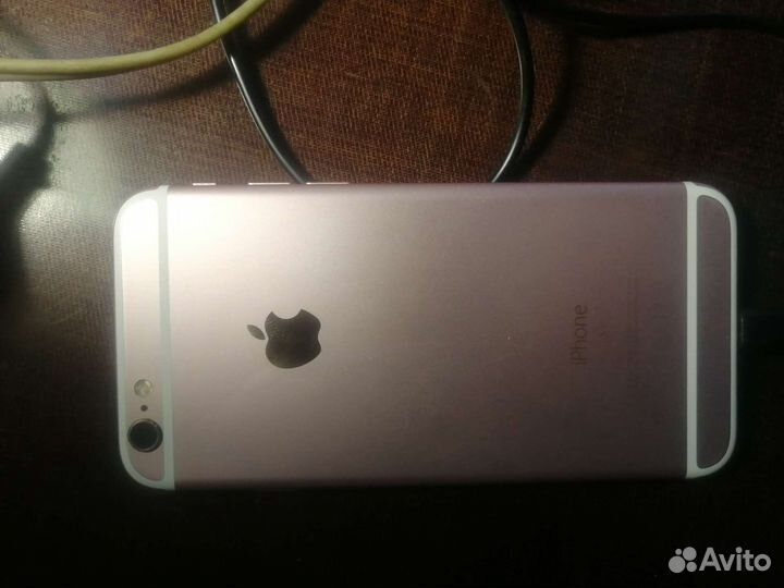 Телефон iPhone 6s