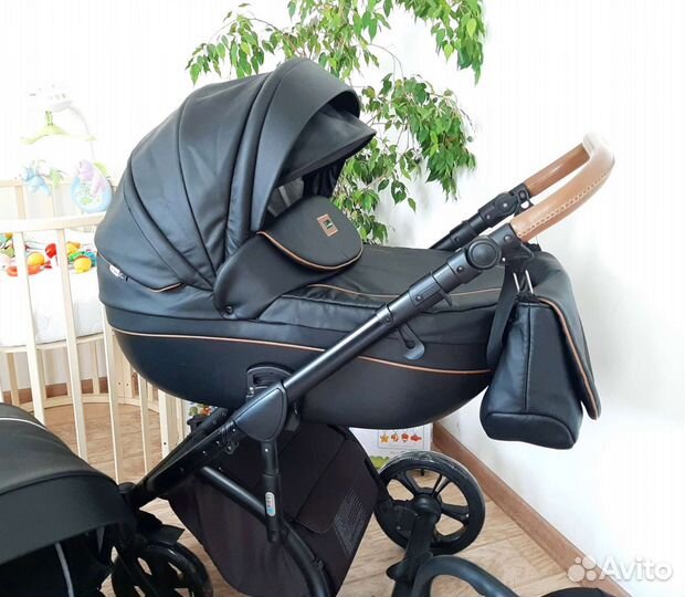 Коляска Roan bass Next 3 в 1