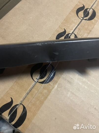 Молдинг заднего бампера центральный ford Focus-II