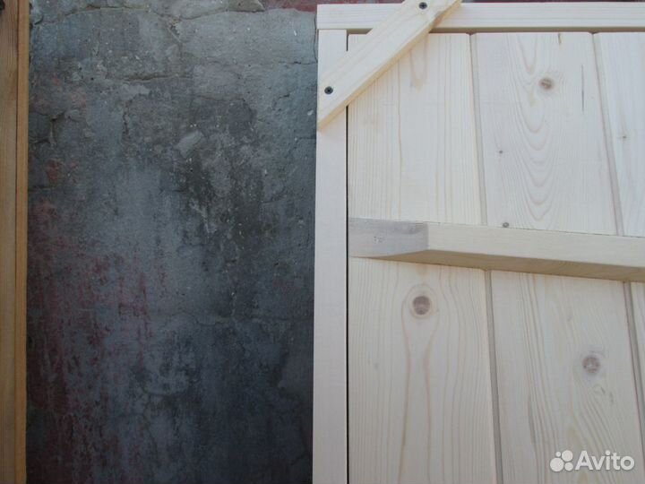 Дверь входная деревянная с коробкой