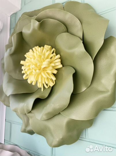 Ростовая роза для украшения помещений