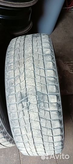 Bridgestone Blizzak DM-V1 215/60 R17
