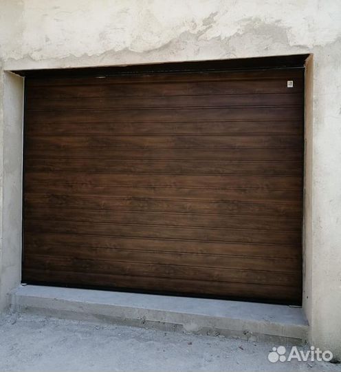 Секционные ворота