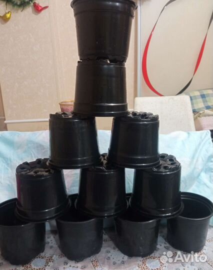 Цветочные горшки и поддоны