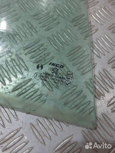 Стекло двери заднее правое Peugeot 206 2B KFV TU3A