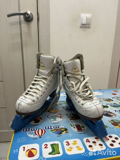 Фигурные коньки jackson
