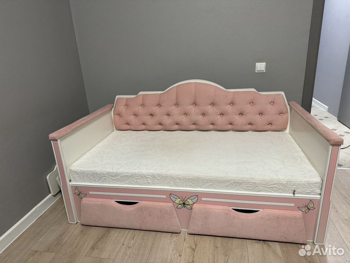 Детская кроватка диван