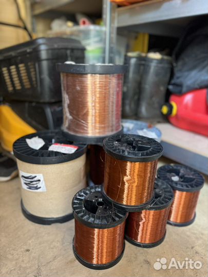 Медная проволока в катушках