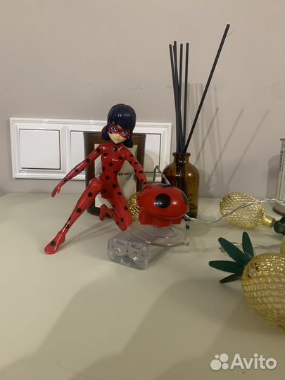 Игрушка леди баг на присоске