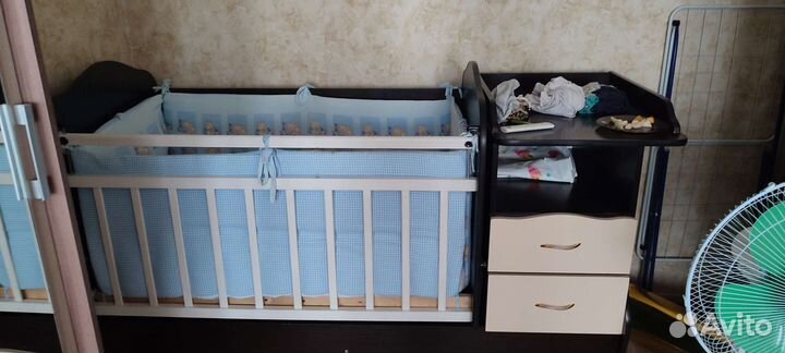 Кроватка с маятником