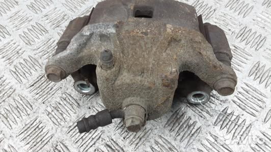 Суппорт тормозной передний левый nissan juke F15