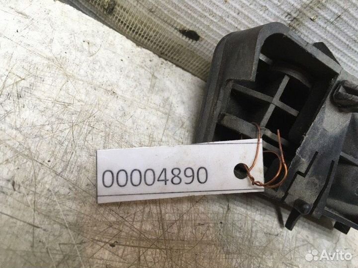 Ручка двери внутренняя правая Volkswagen Passat B3