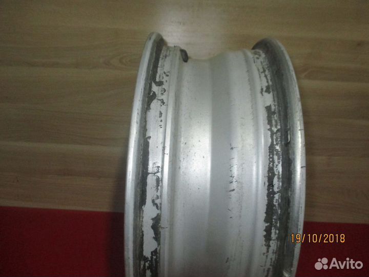 Диск колесный легкосплавный R15 в наличии 3 штуки