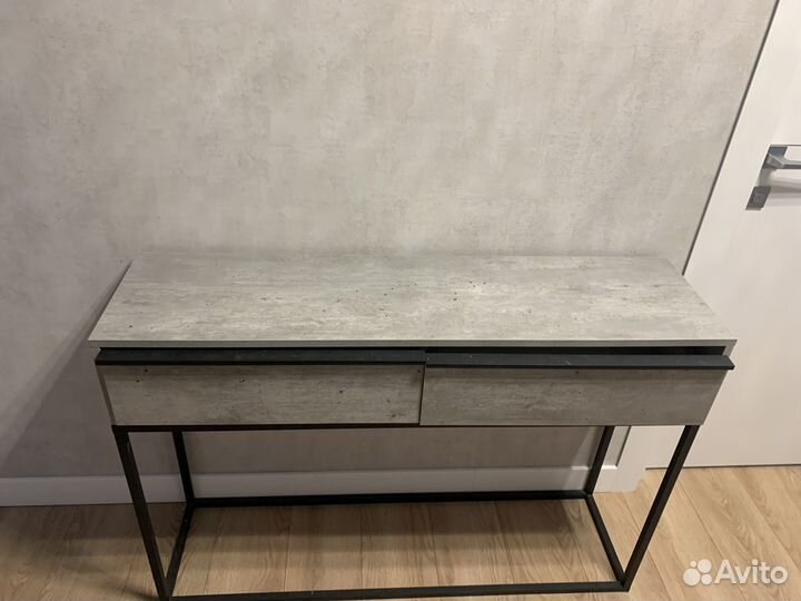 Консоль в прихожую