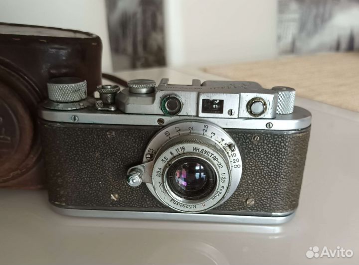 Фотоаппарат Зенит 11 и Зорький 1