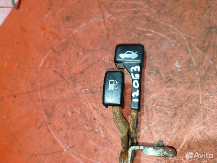 Ручка открывания багажника и бака Mitsubishi