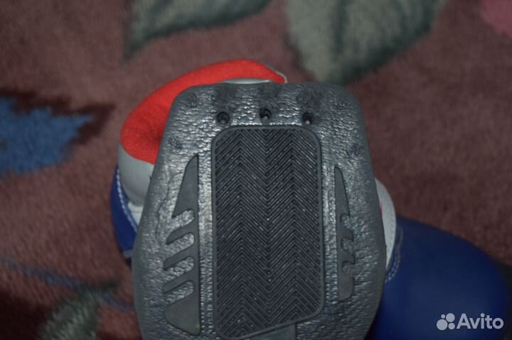 Продам лыжные ботинки