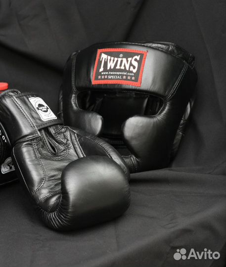 Набор для бокса (шлем,перчатки)