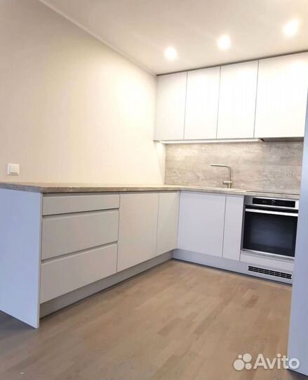 Кухня до потолка