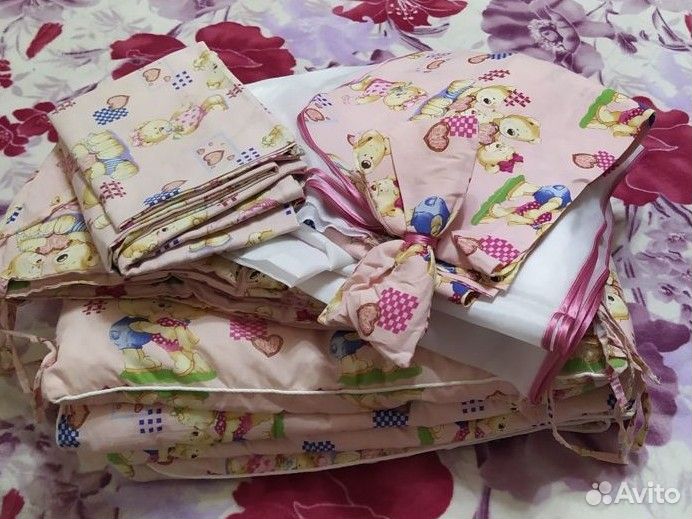 Комплекты в кроватку, подушки, одеяла, покрывала