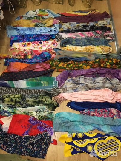 Шарфики, Guess,LV платки 49 шт Италия натур. шёлк