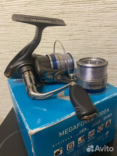 Катушка daiwa megaforce 1000