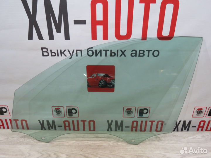 Стекло двери передней левое Audi Q3