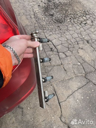 Топливная рампа с форсунками солярис