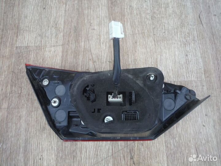 Фонарь правый внутренний №17 Toyota Camry 70 2020