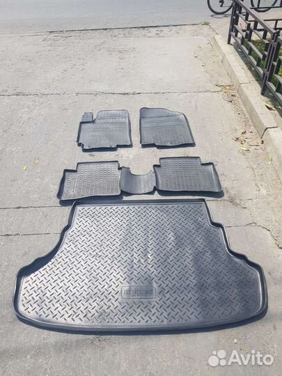 Комплект резиновых ковриков