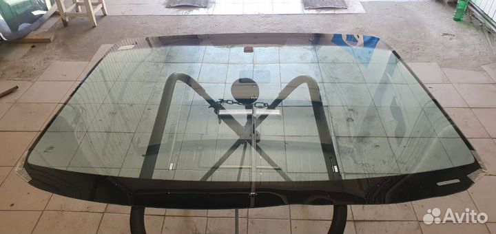 Лобовое стекло на Nissan Almera