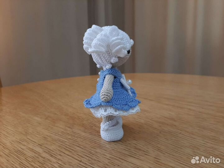 Кукла ручной работы с одеждой