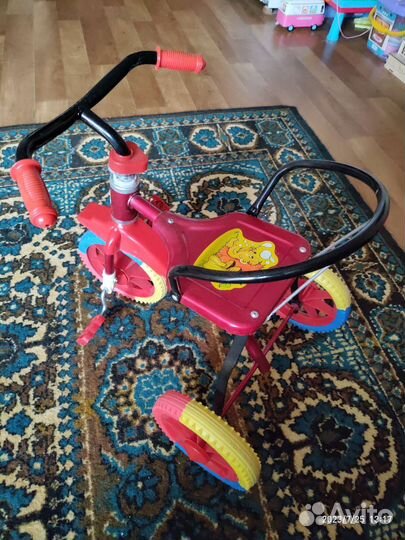 Трехколесный велосипед