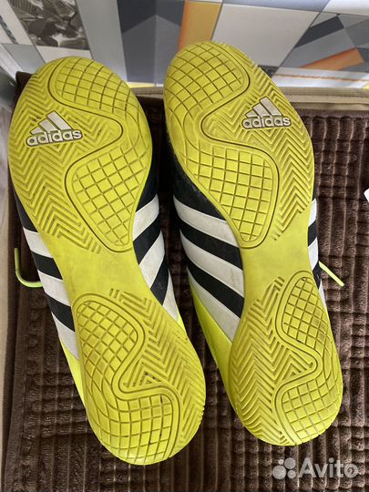 Кроссовки adidas и спортивные мужские костюмы