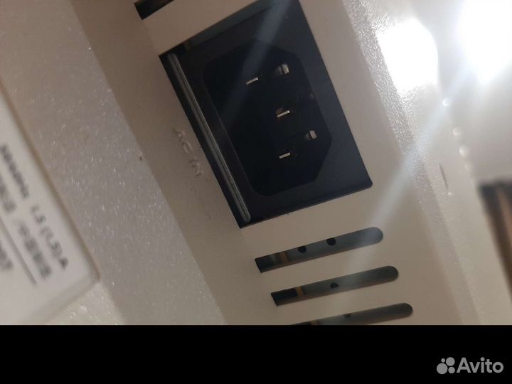 Монитор Philips