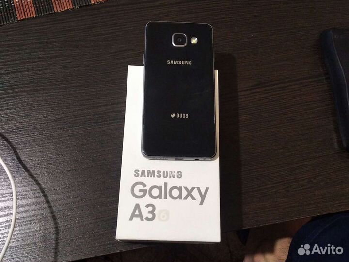 Телефон Samsung а 3 2016