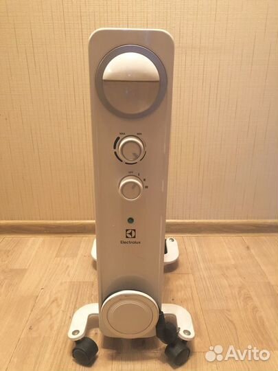 Обогреватель Electrolux масляный