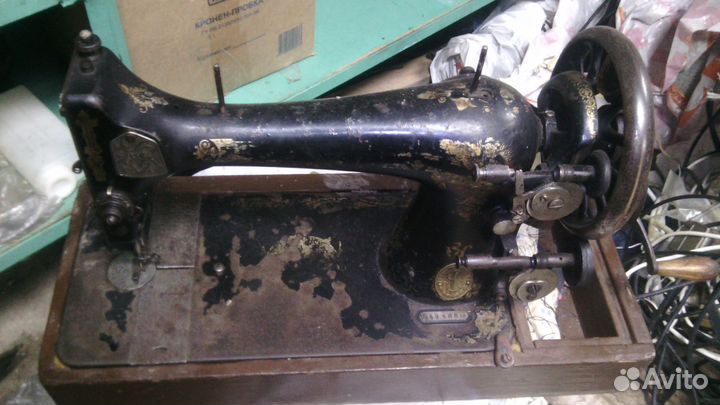 Швейная машинка Singer