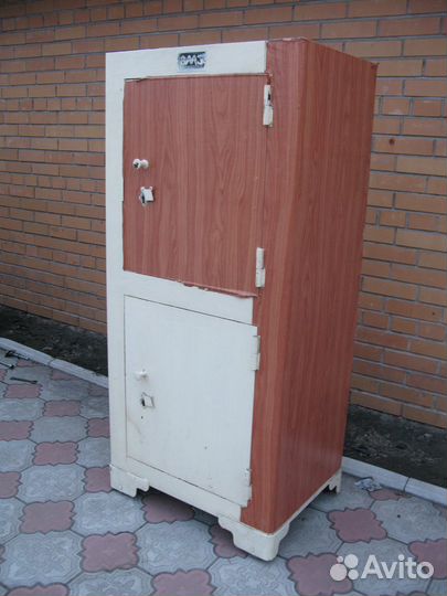 Шкаф металлический сейф