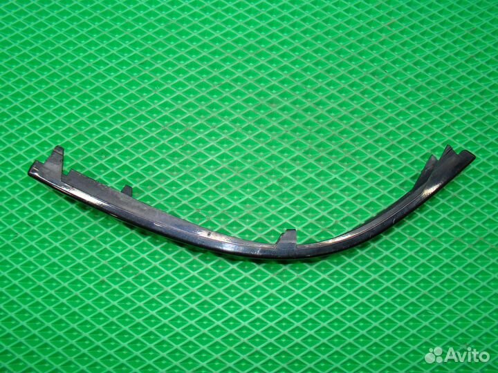 Накладка под фонарь левая BMW 7 E65 бмв 7 Е65 Е66