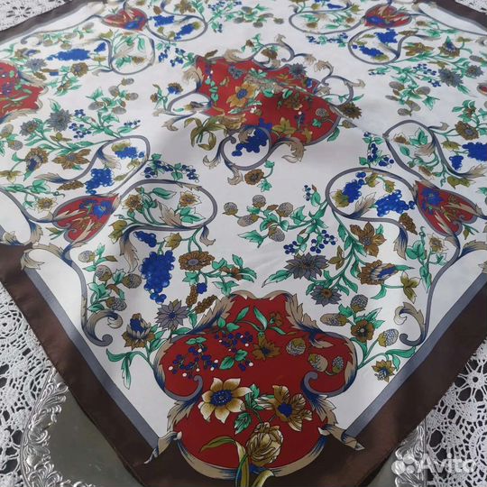 Красивый большой платок