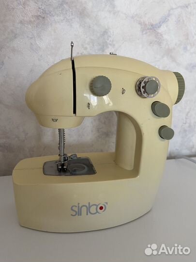 Мини швейная машинка