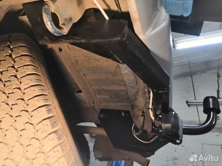 Фаркоп на Митцубиши Делика 