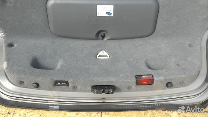 Крышка багажника BMW 7-Series