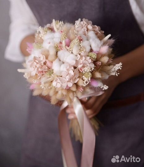 Букет из сухоцветов в кашпо