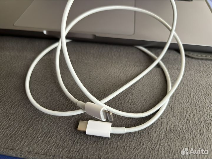 Кабель Apple USB Type-C - Lightning, 1 м